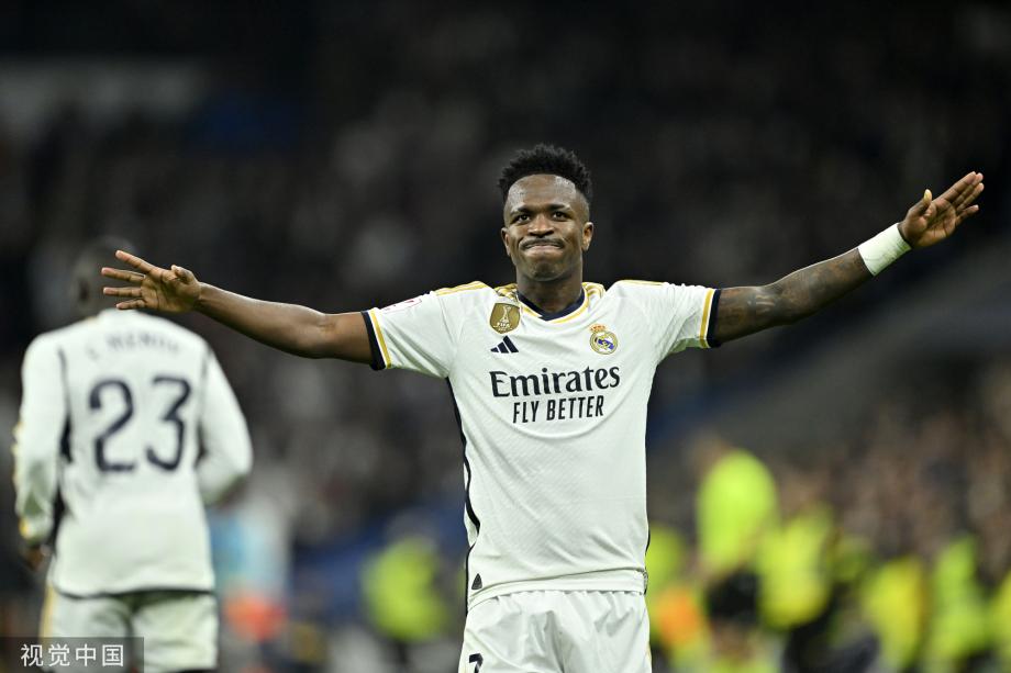 优势明显！广东半场35中23&命中率65.7% 领先合肥26分