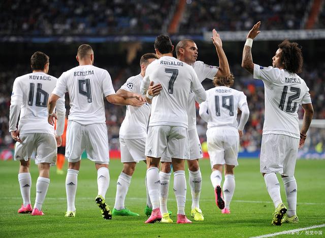 里弗斯：我们的区域联防和盯人防守都能更好，还要简化内线轮转