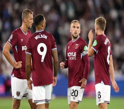 记者：因伤落选的马斯坦托诺仍加入阿根廷队的训练营